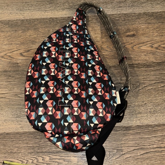 Kavu Sling Bag - Picture 7 of 9
